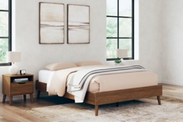  Fordmont Queen Platform Bed, Auburn 
