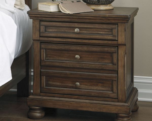  Flynnter Nightstand, Medium Brown 
